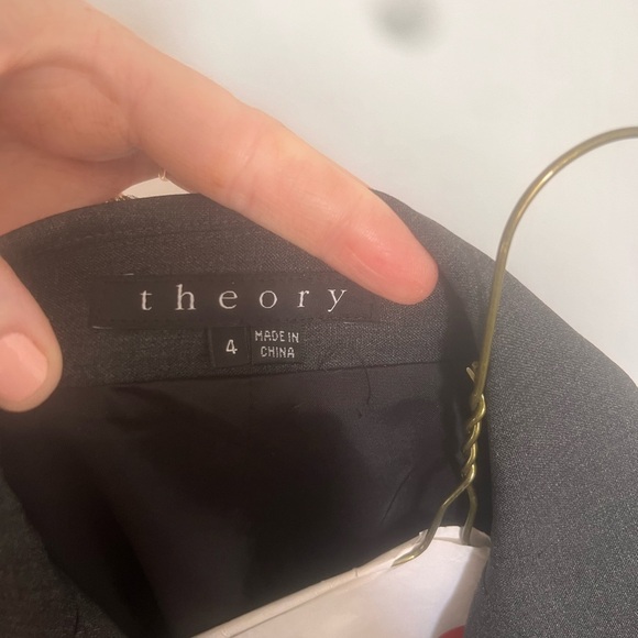 Theory gray 2 button blazer, size 2 - Picture 3 of 9